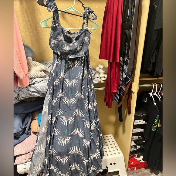 Lulus Two piece Maxi Dress - Picture 1 of 3